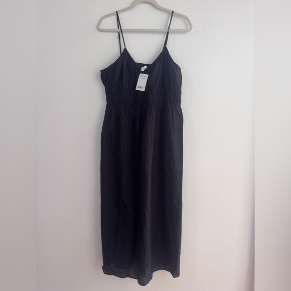H&M Dresses & Skirts - NWT- H&M Elegant Black Midi Dress-Lg/XL